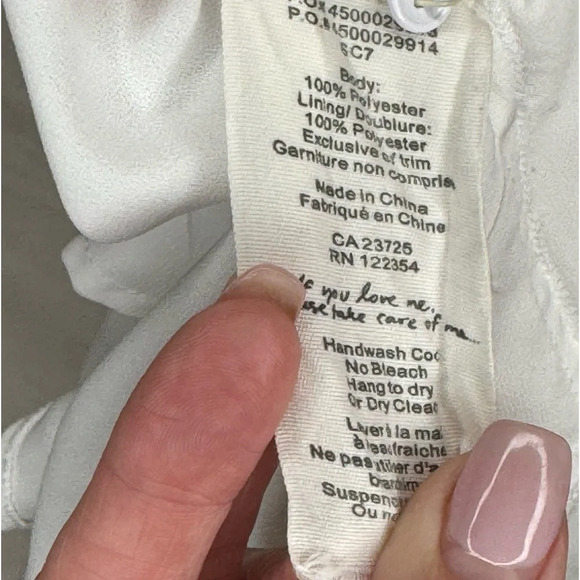 Wilfred Aritzia classic elegant white dress with a V neckline Size S pockets - Picture 12 of 12